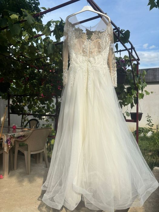 Văd rochie de mireasă