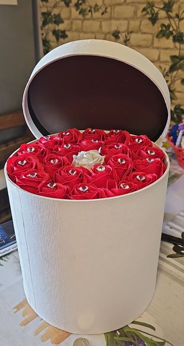 Aranjamente flori de sapun pret de la 75 ron