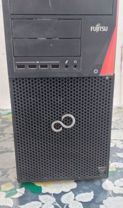 Unitate PC Fujitsu Siemens Esprimo i5