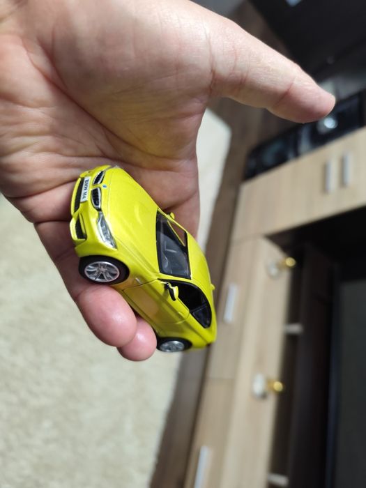 Vând macheta Welly BMW M4