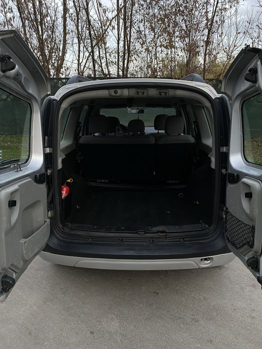 Dacia Logan Mcv Laureat 1.5 dCi 86 cp i rosu