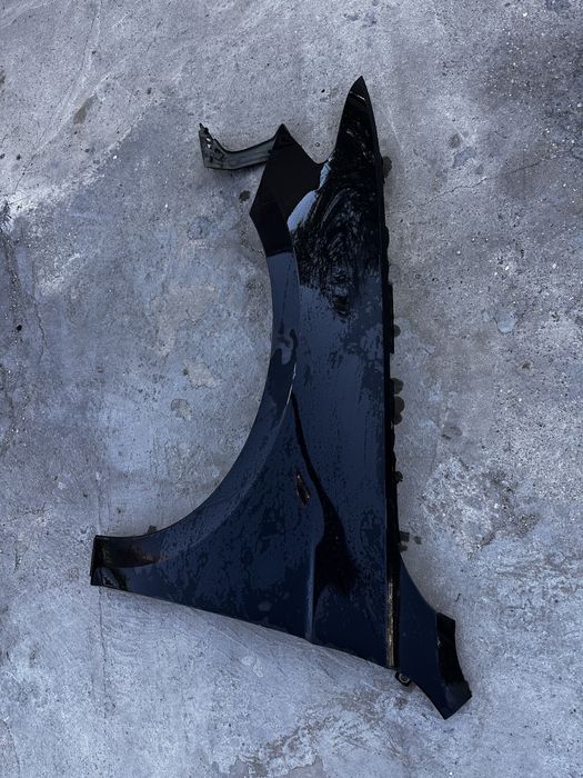 Aripă stânga față vw passat b8.