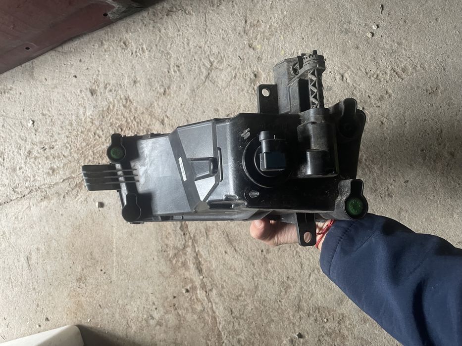 Ляв халоген за VW TOURAN 2016г.