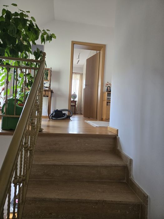 Casa de vanzare in cartierul Tractorul