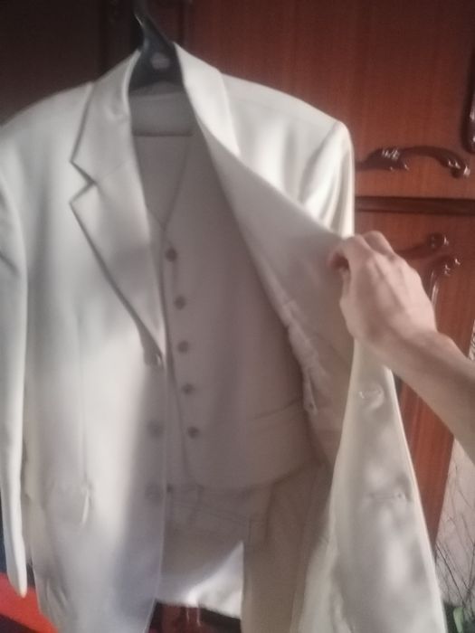 Костюм белый  фирменный (Stroganov)