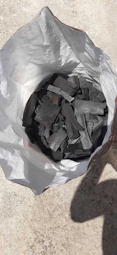 ПРОИЗВЕЖДАМ BBQ Дървенни Въглища от бук и дъб WOOD CHARCOAL