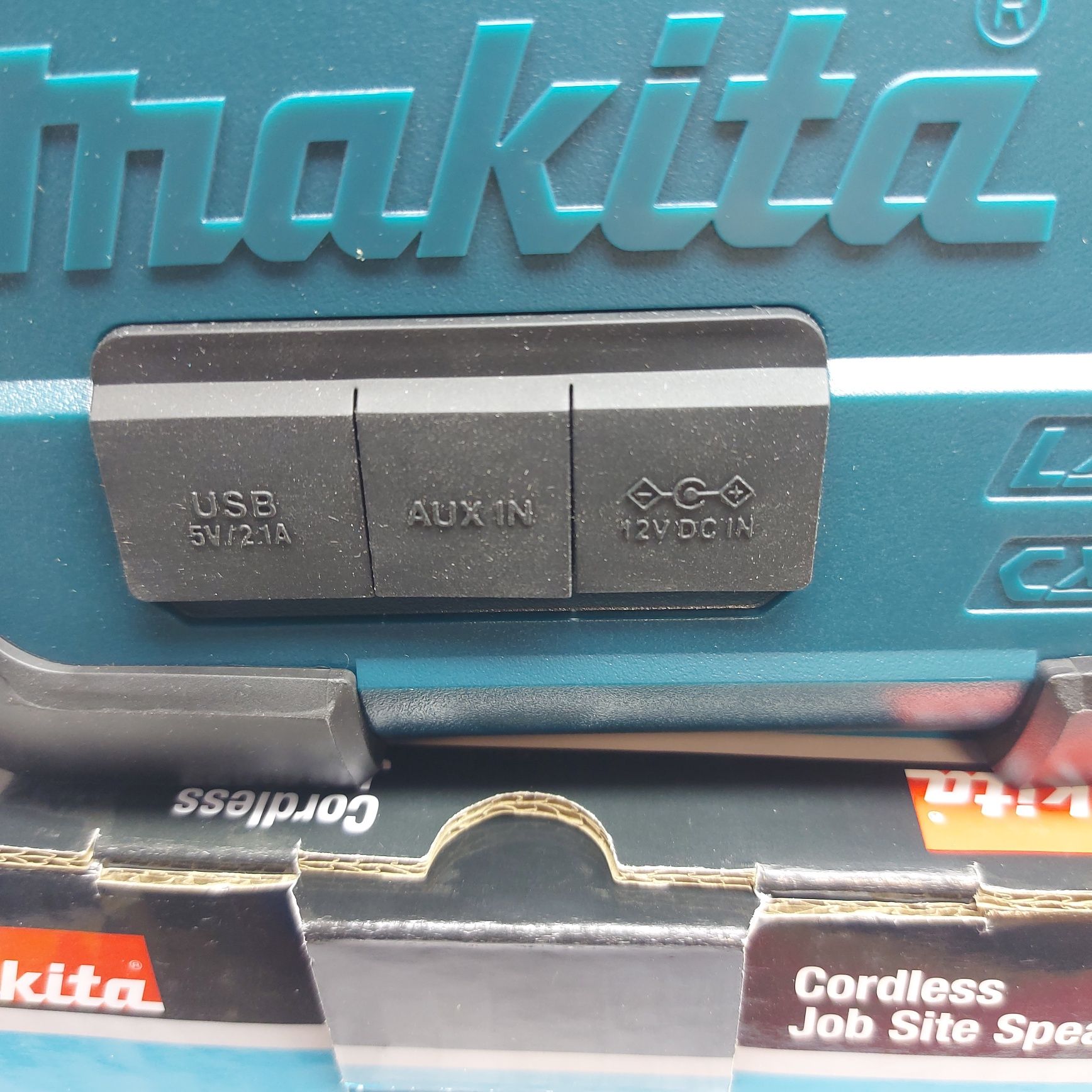 Акумулаторна блутут колона MAKITA DMR200