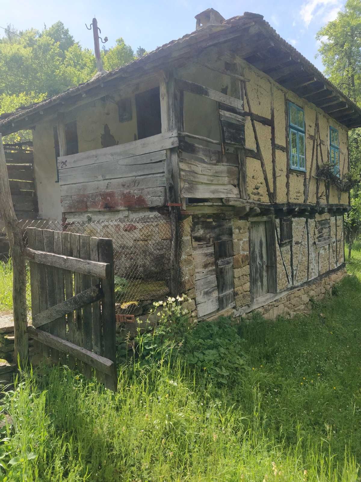 Продавам къща с.Горни Дамяновци -Прозорковци общ Трявна