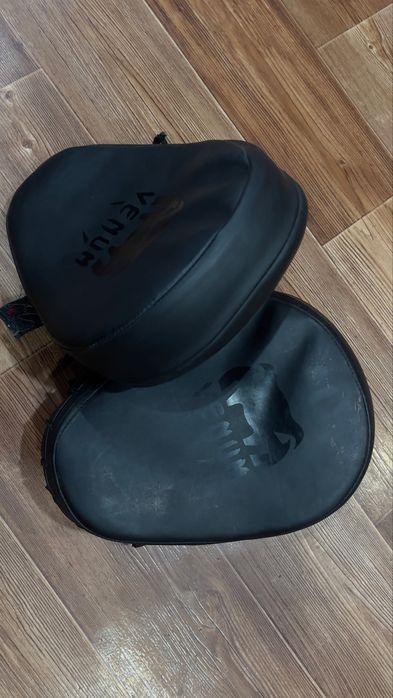 Продам лапы боксёрские