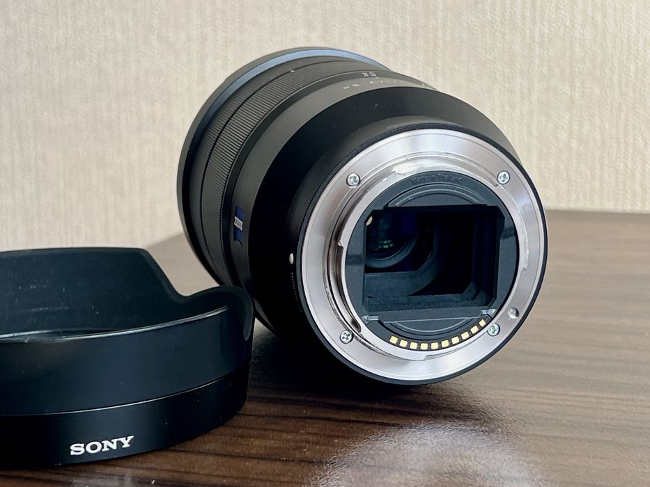 обектив Sony FE 16-35mm f/4 OSS Vario-Tessar T* ZA