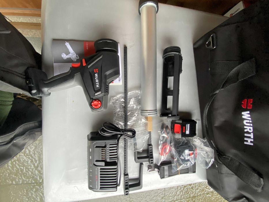 Pistol Wurth pentru aplicare silicon 12V geanta textila originala