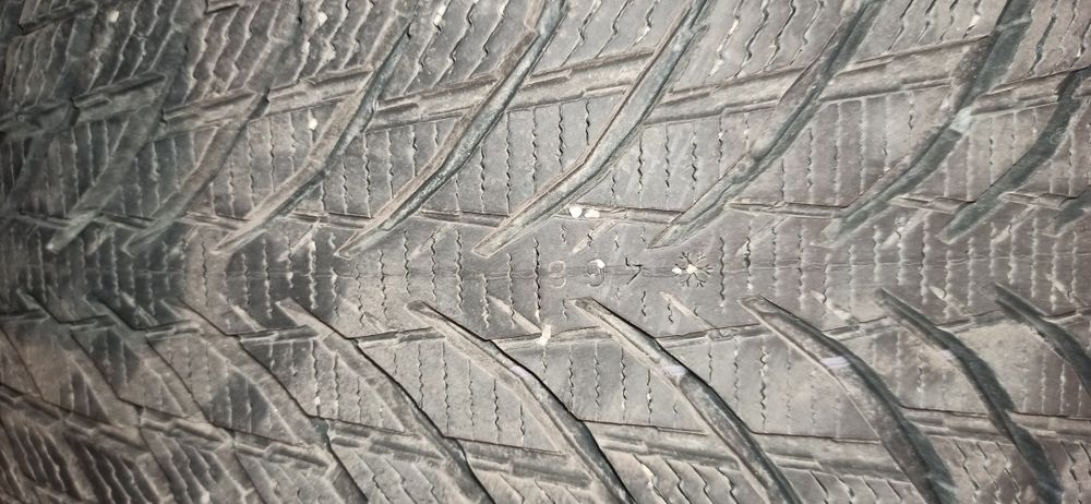 Зимни гуми Nokian Snowproof 215/50/17