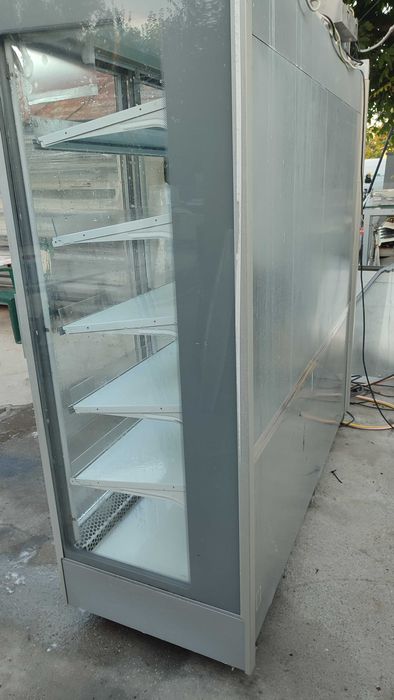 Vitrina frigorifica băuturi,lactate, mezeluri
