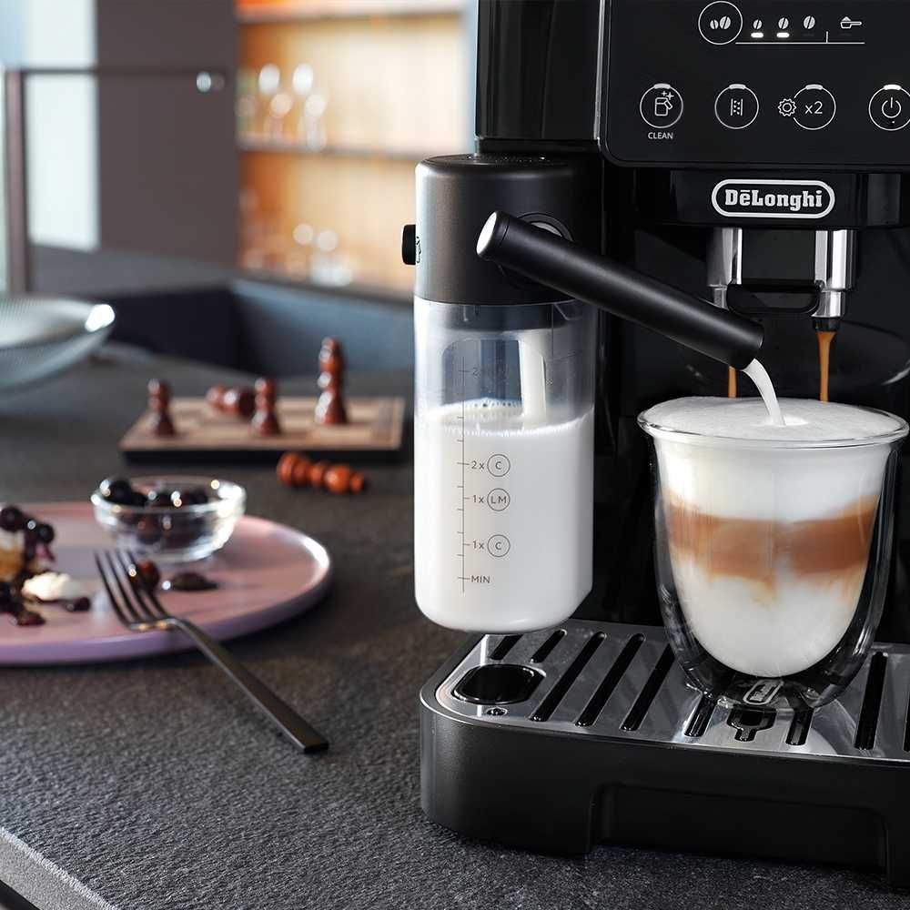 Кофемашина DeLonghi ECAM220.60.B Magnifica Start