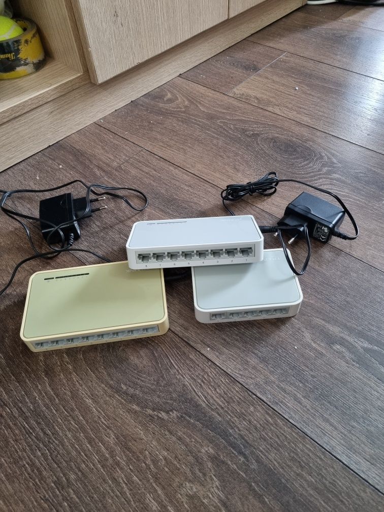 Комутатор switch 8 port.