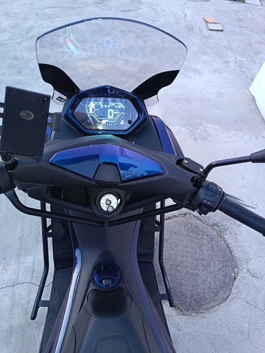 продам скутер S max