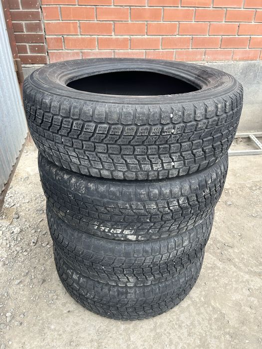 225/65/18 зимний комплект Yokohama