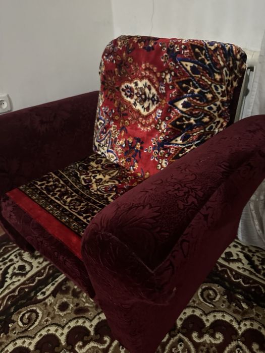 Кресло сотилади 2 та