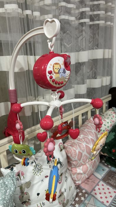 Мобиль на детскую кроватку