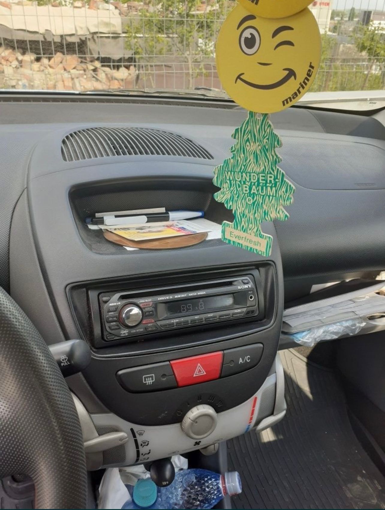 Vând Peugeot 107