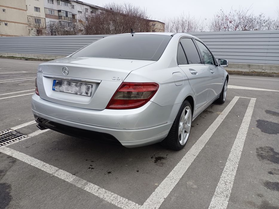 Mercedes-Benz C220