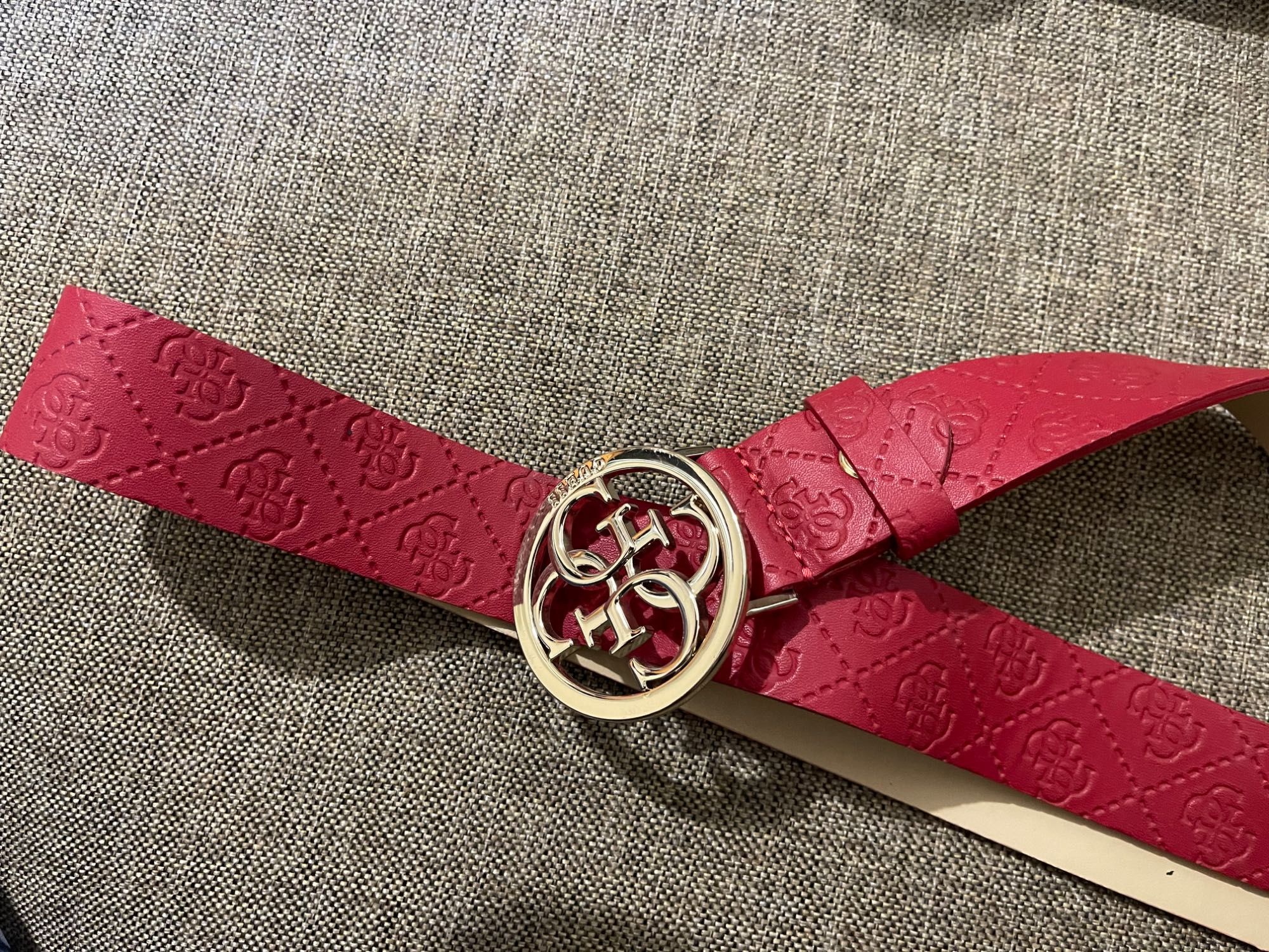 Колан чисто нов Guess