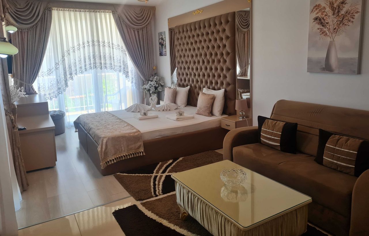 Дава се под наем Къща в Банкя - 800 кв.м за 612 € - Снимка #8