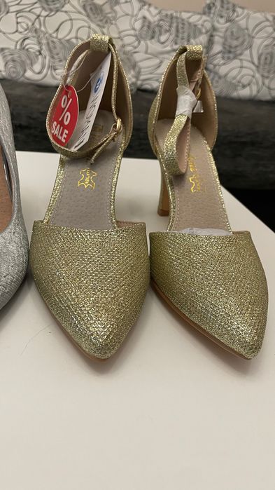 Обувки с висок ток