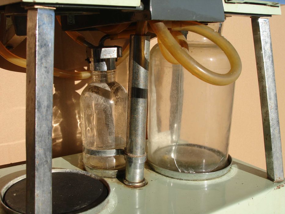 Вакум помпа за смучене на масло