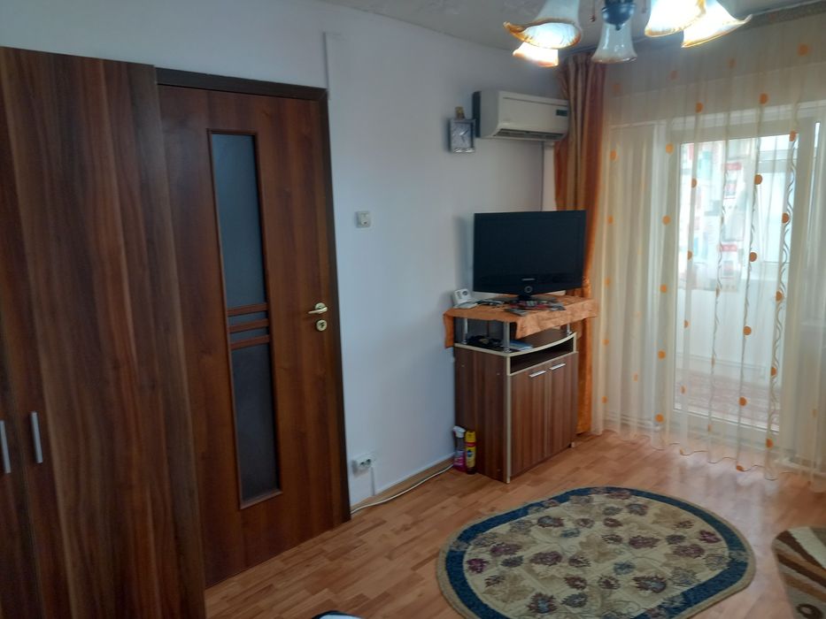 Vind garsoniera zona bună