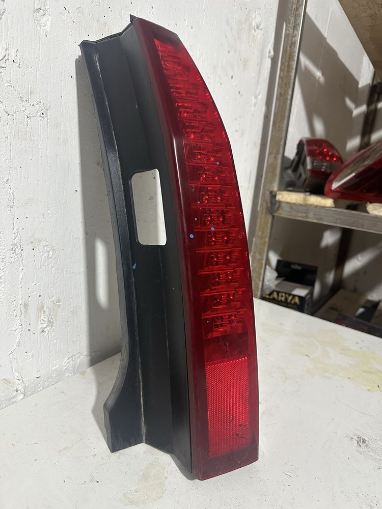 Задний фонар на Cadillac SRX