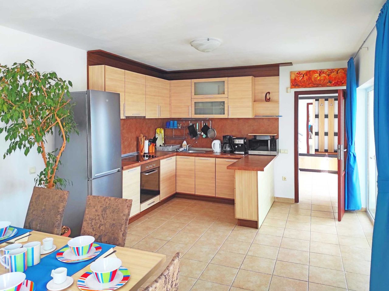 Дава се под наем Къща в Балчик - 280 кв.м за 346.8 € - Снимка #10