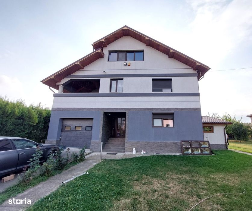 COMISION 0 Vila 227 mp utili, 1300 mp teren, 5 camere Comisani