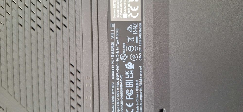 Vand pentru piese Laptop Gaming ASUS ROG Strix G17 G713RC Ryzen™ 7