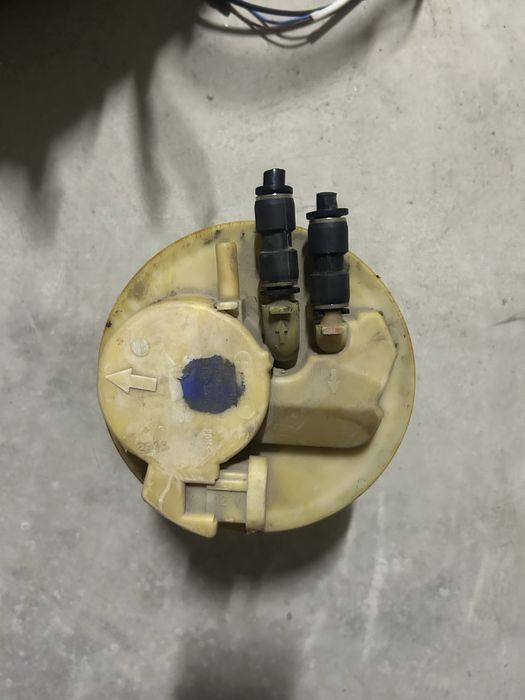 Бензинова помпа за Рено клио 1 1997г 1.4 75кс