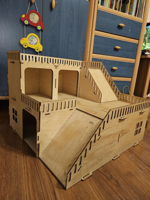 Деревянный паркинг для машинок