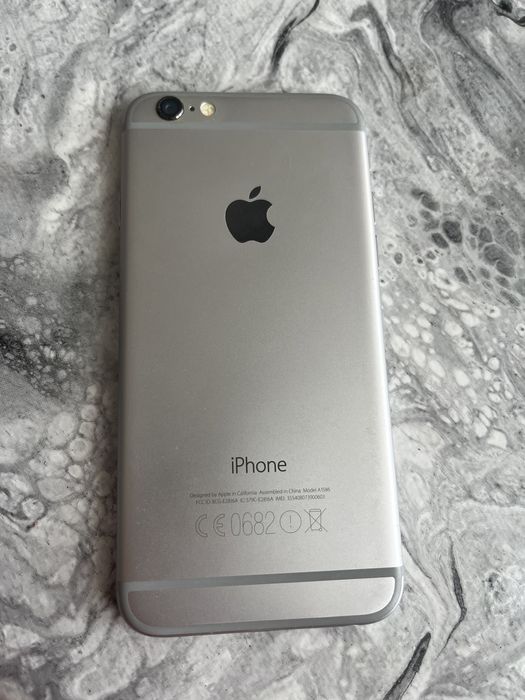 Продавам Iphone 6 silver grey 16 gb