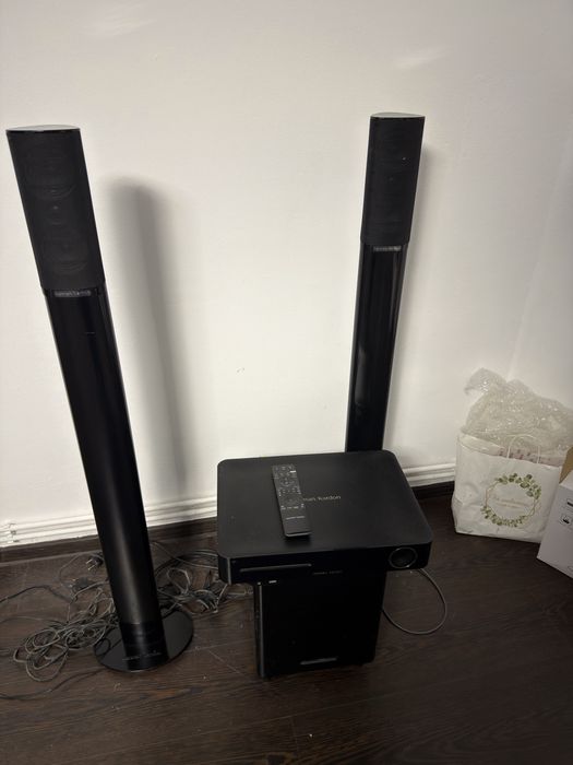 Harman Kardon cu bluetooth 2.1 suna foarte puternica si clar