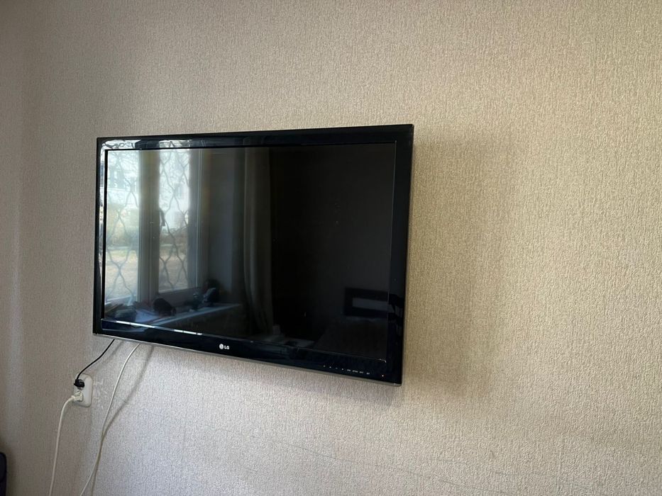 Продаю телевизор LG