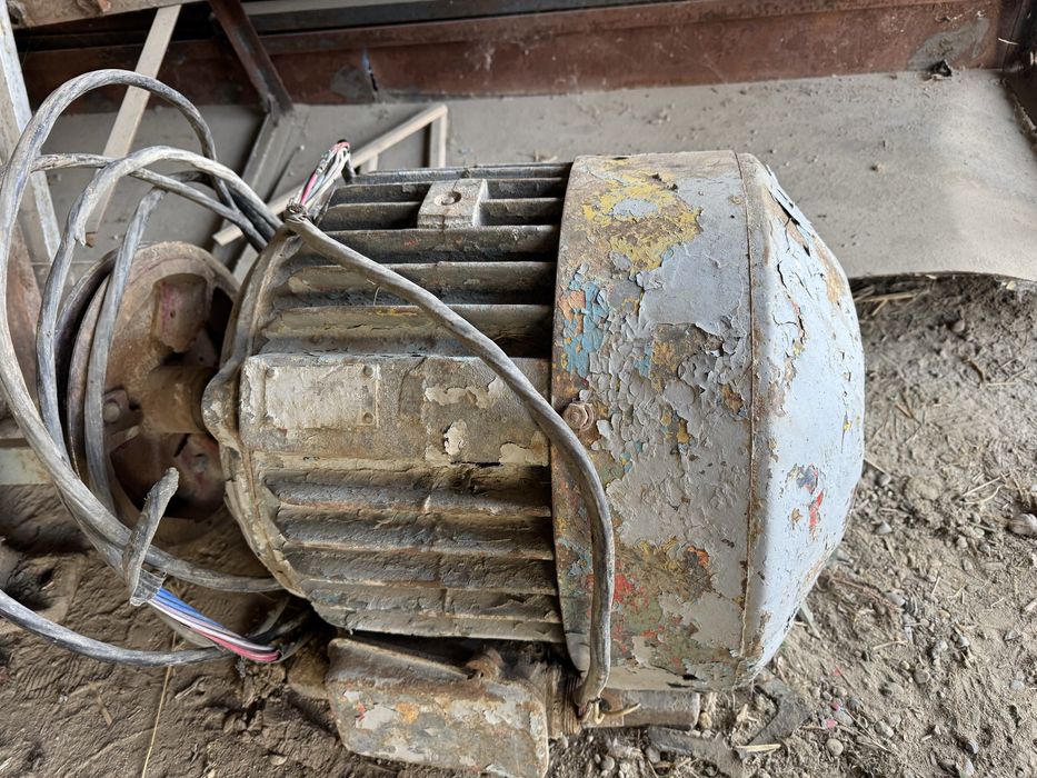 Сув насослари ва генераторлар сотилади