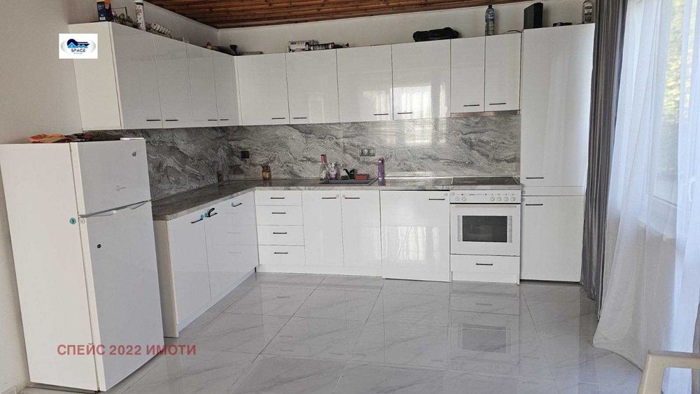 Продава се Къща в с. Рупките, Област Стара Загора - 196 кв.м за 339 €/кв.м - Снимка #2
