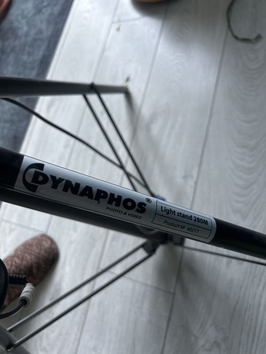 2 x Godox VL150 с кейсове и стативи