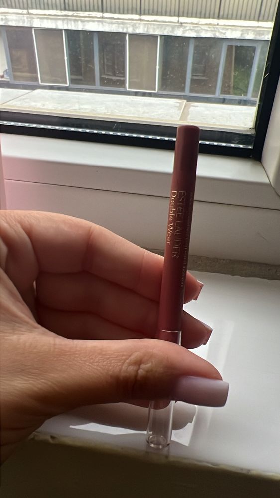 Creion de buze Estee Lauder Double Wear nou nefolosit