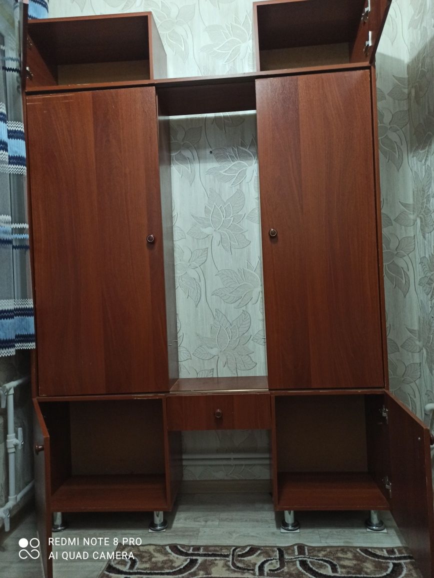 Шкаф для одежды в прихогжей