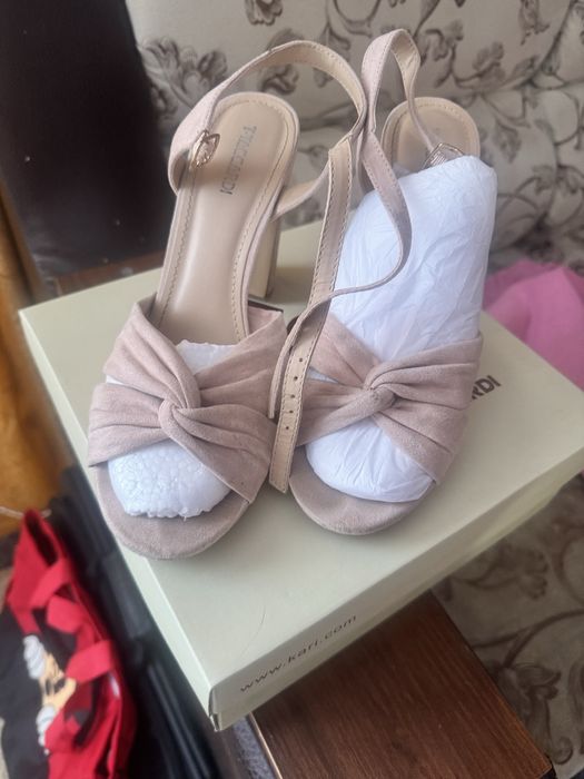 Босоножки женские