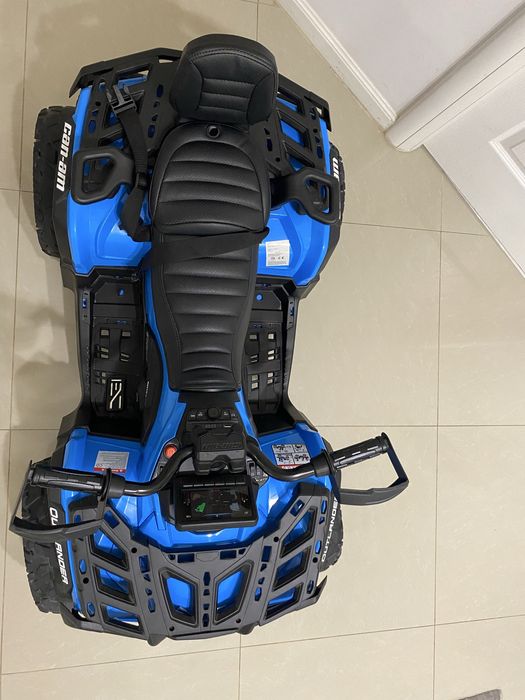 Vând ATV 4x4  CAN AM