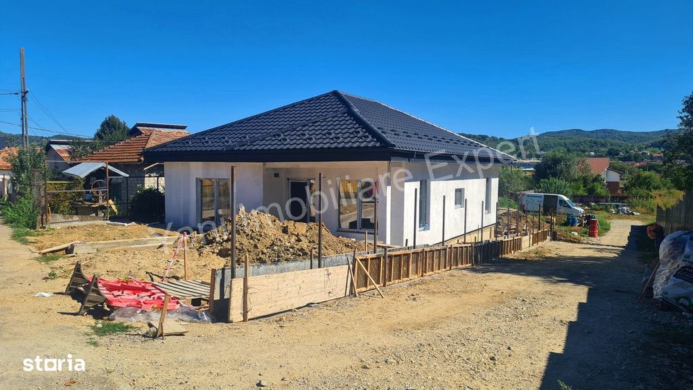 Casă nouă de vânzare Curtea de Argeș, cartier rezidențial Marina.