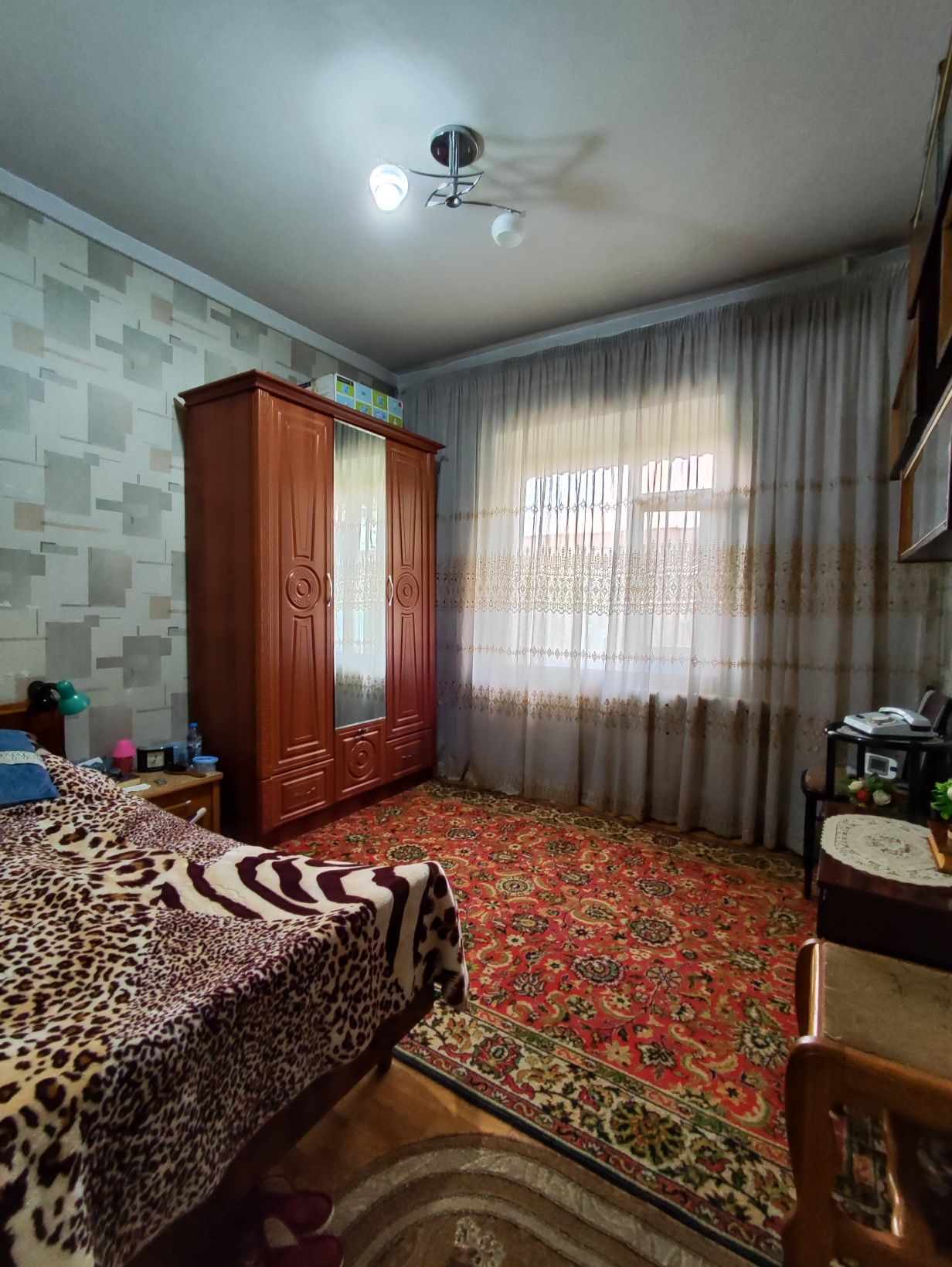 Чиланзар-13, Продаётся  просторная 3-комнатная квартира  91м²