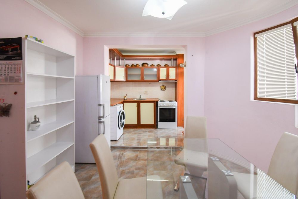 Дава се под наем Етаж от къща в София, Надежда 4 - 150 кв.м за 1495.83 € - Снимка #5