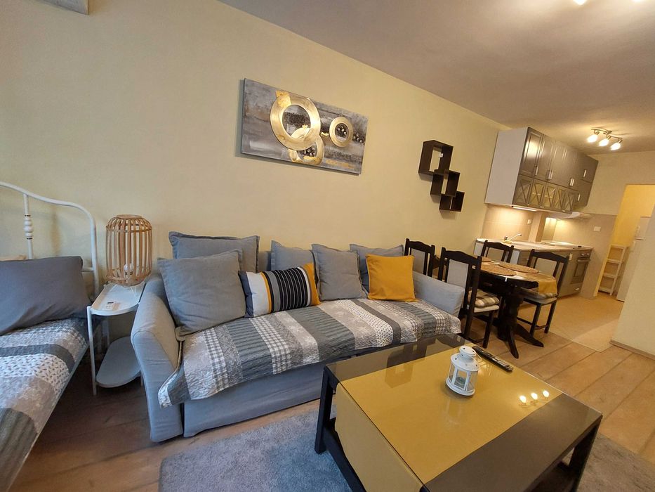 Двустаен нов апартамент, кв.Левски, Вива, срещу Била, до ТУ